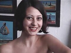 Une superbe belle mere francaise x MILF donne un BJ à son beau-fils tatoué