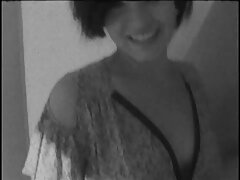 Ana porno belle mère Rose fait monter la bite de ce jeune étalon