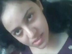 La milf Nikki Capone se fait porno grande mere éjaculer après une chevauchée intense