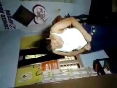 La MILF rousse Lauren Phillips porno francais mere et fils lui montre un moment sexy